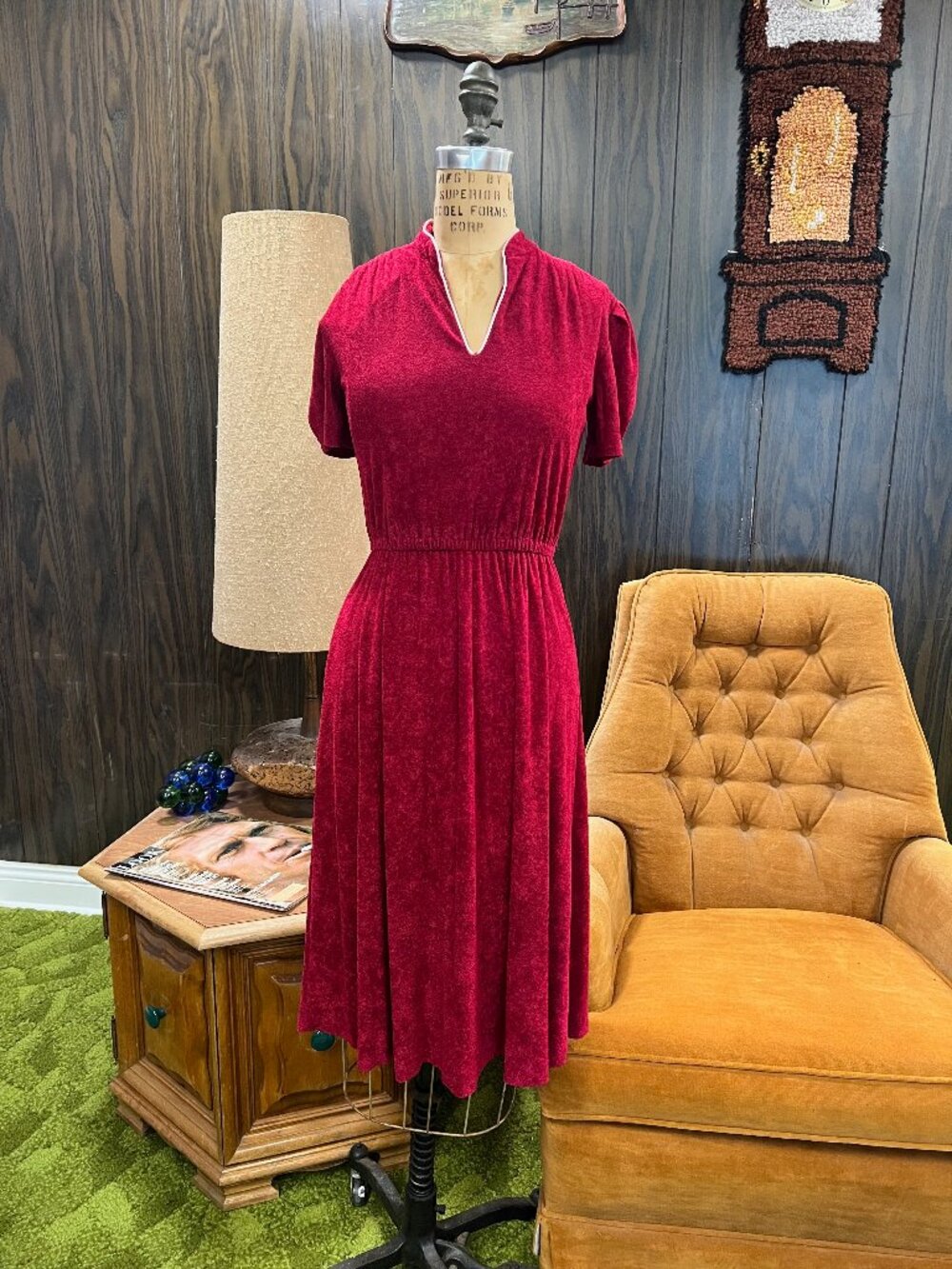 EUC Vintage 70s Short Sleeve Terry Cloth Like Burgundy Dress Small
